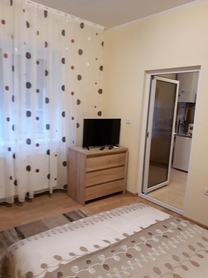 אראד Apartament Andreas מראה חיצוני תמונה